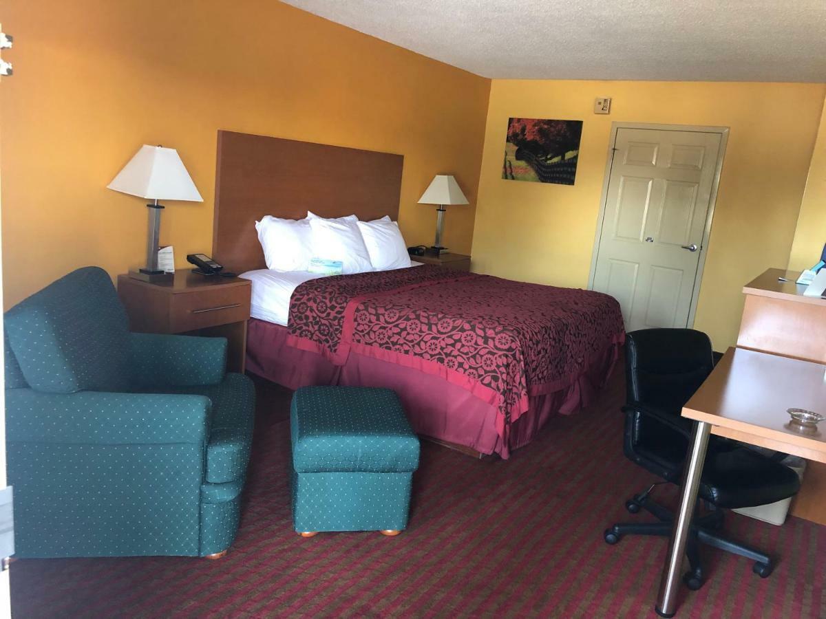 Days Inn By Wyndham Franklin Exterior foto